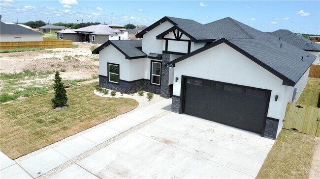 Building Photo - 32 Durango Dr