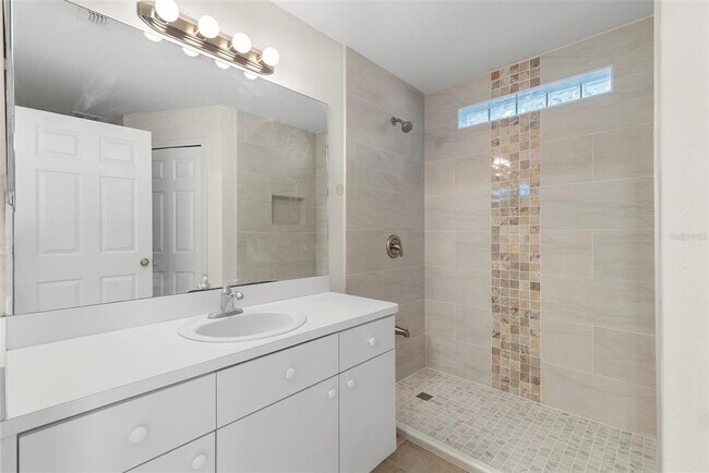 Building Photo - 5204 Creekmore Ln