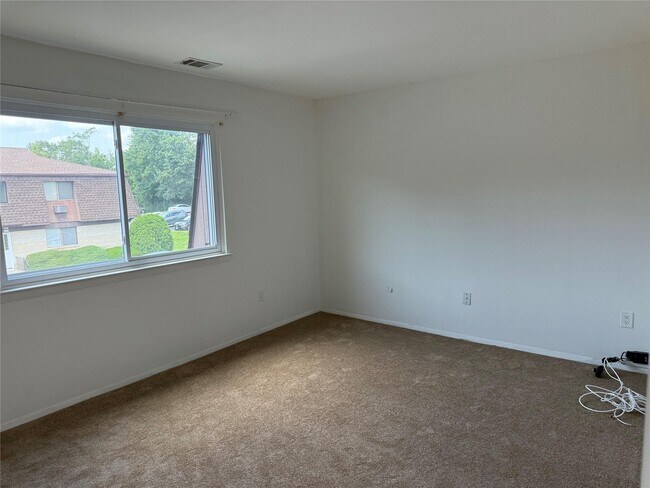 Building Photo - 614 Cherry Hill Dr