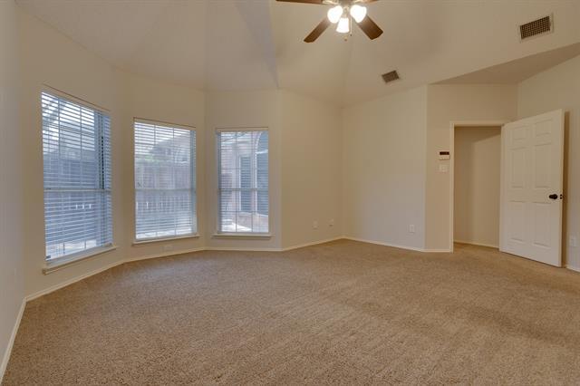Building Photo - 2320 Suntree Ln