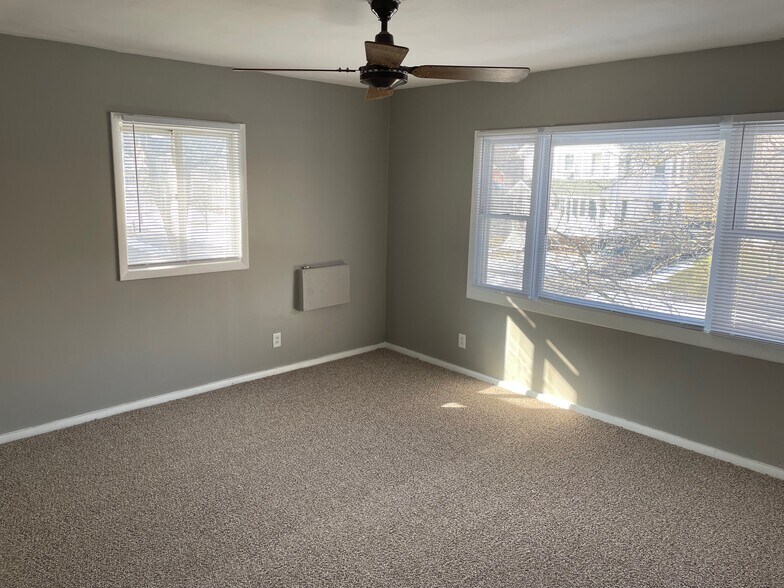 Building Photo - 163 Lewis St