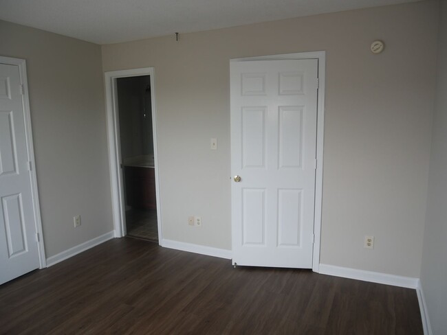 Building Photo - 7272 Madelyn Cove