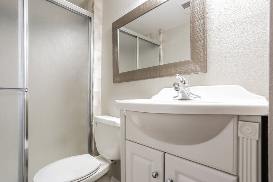 Building Photo - 16379 Bluebell Pl