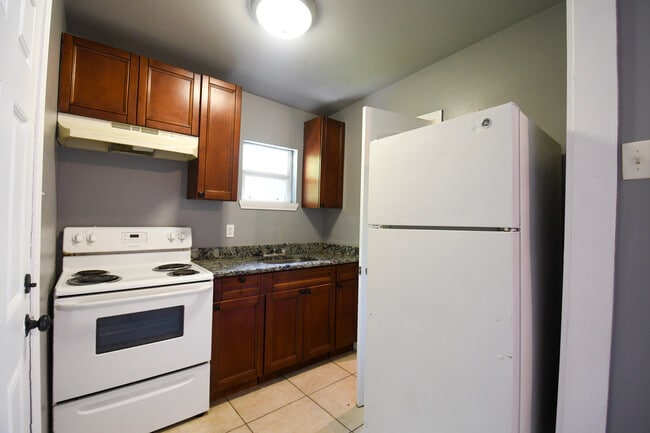 Building Photo - 3613 Iberville St