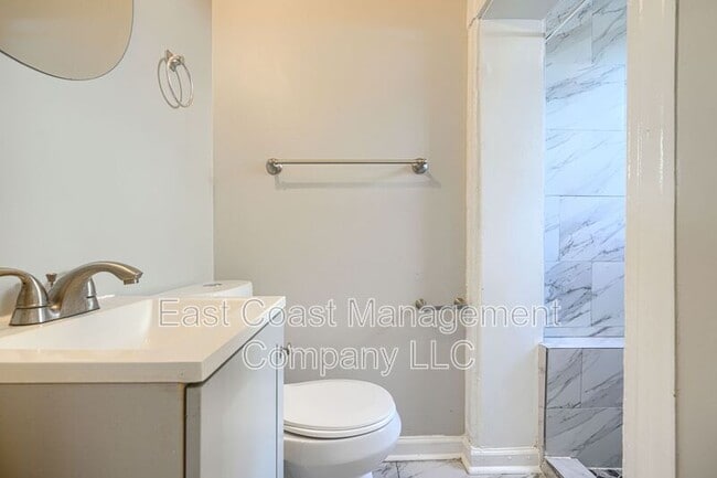 Building Photo - 1530 N Rosedale St