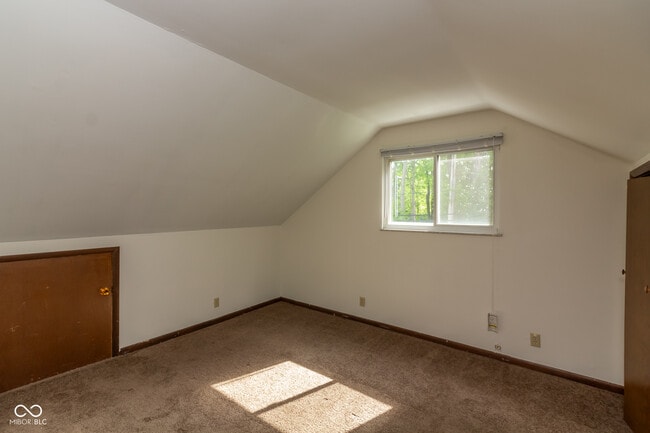 Building Photo - 811 Riverside Dr