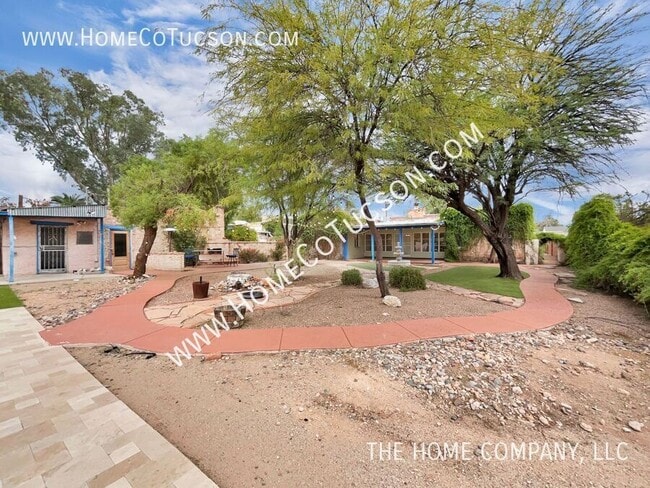 Building Photo - 228 S Country Club Rd