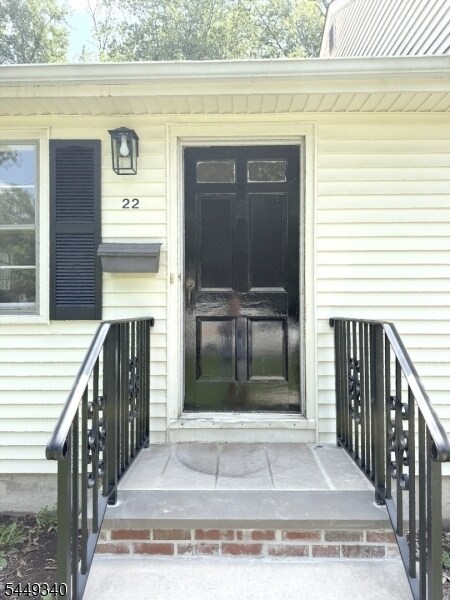 Building Photo - 22 Springbrook Rd