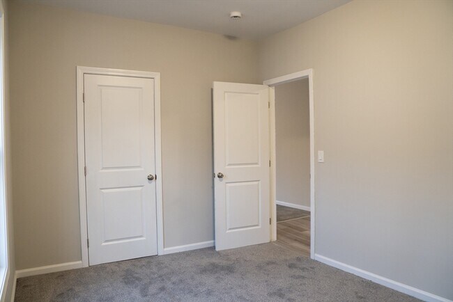 Building Photo - 57 Cottage St