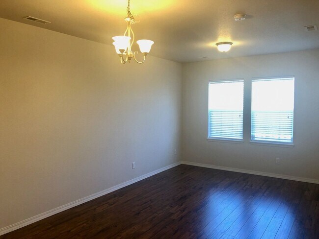 Building Photo - BEAUTIFUL 3-BEDROOM TOWNHOME IN AWARD-WINNING WOLF RANCH - Security Deposit Waiver Available