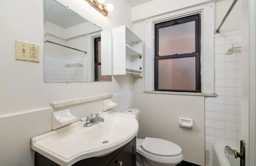 Building Photo - 5616 Pershing Ave