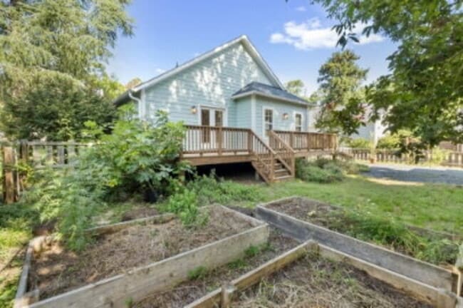 Building Photo - 155 Piney Ln