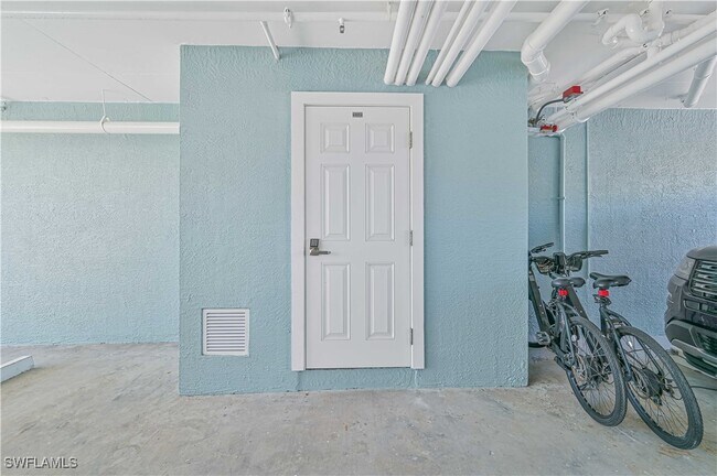 Building Photo - 22748 Island Pines Way