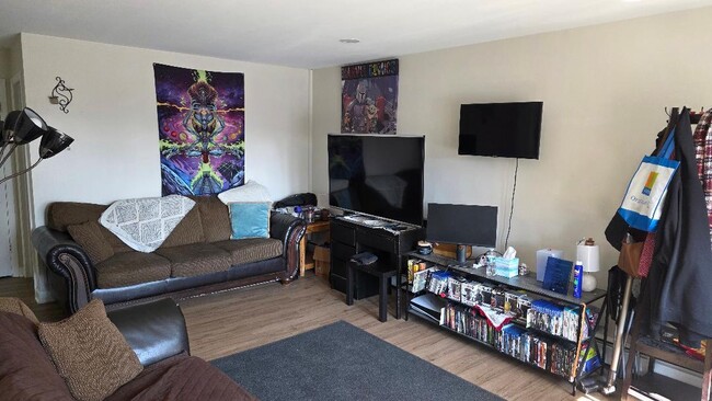 Building Photo - 10 Arrowhead Dr