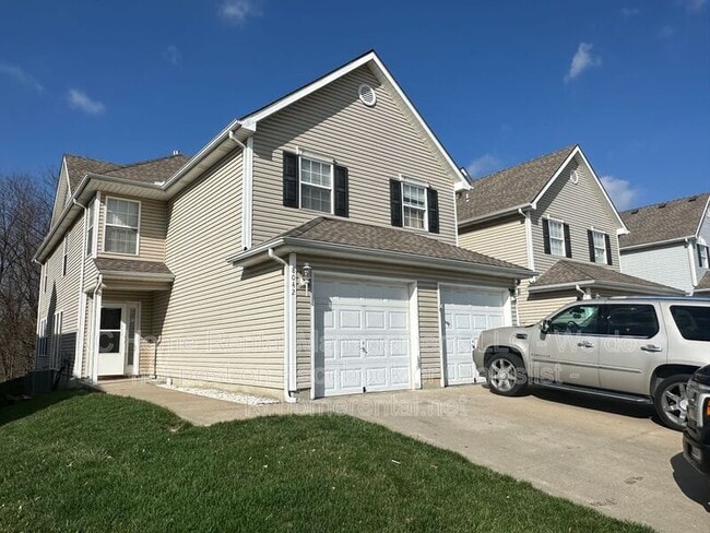 Building Photo - 8042 N Elmwood Ave