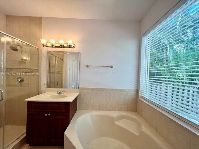 Building Photo - 16020 SW 91st Ct