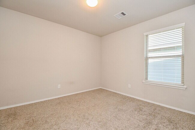 Building Photo - 16868 Pink Wintergreen Dr