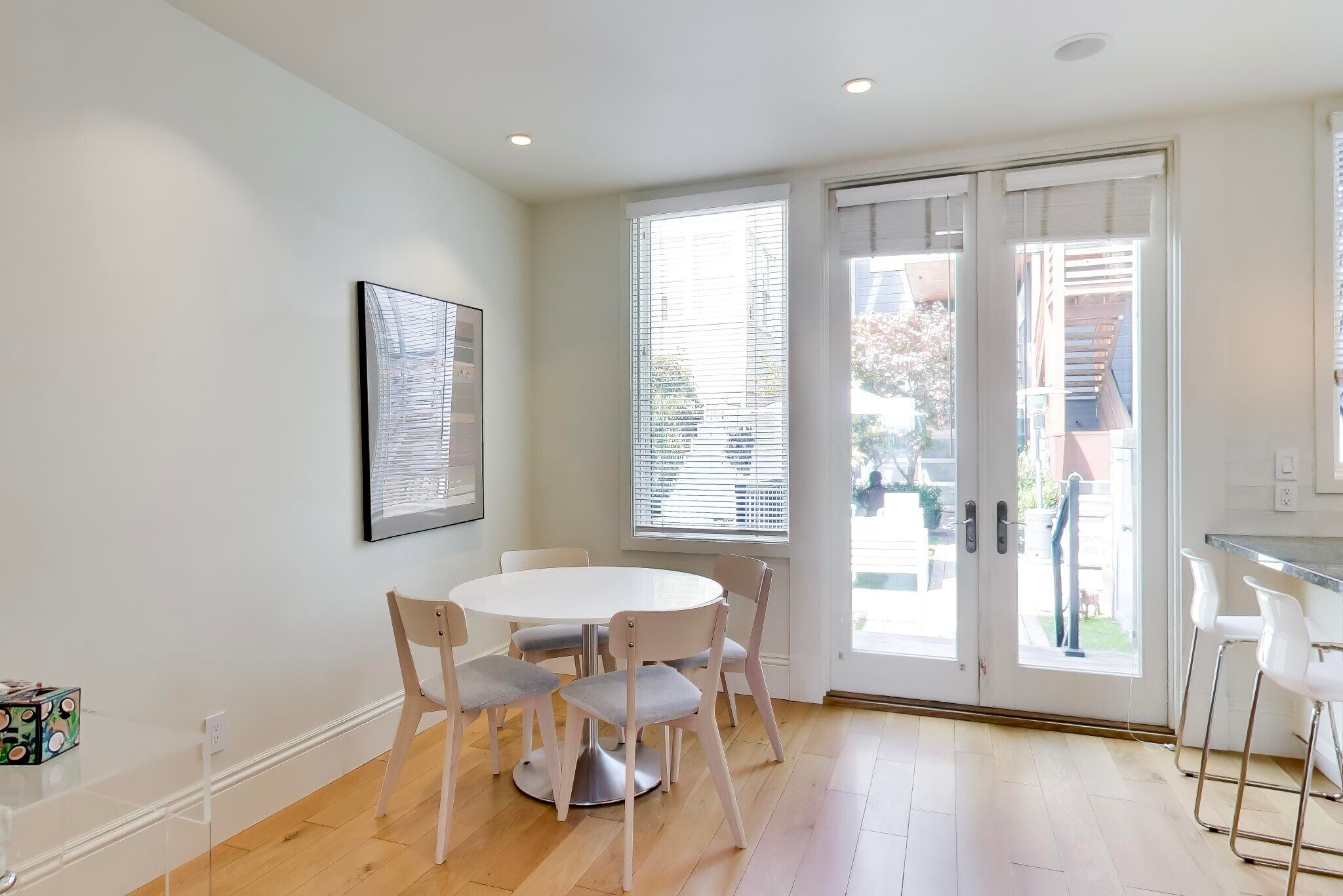 Building Photo - 533A Greenwich St