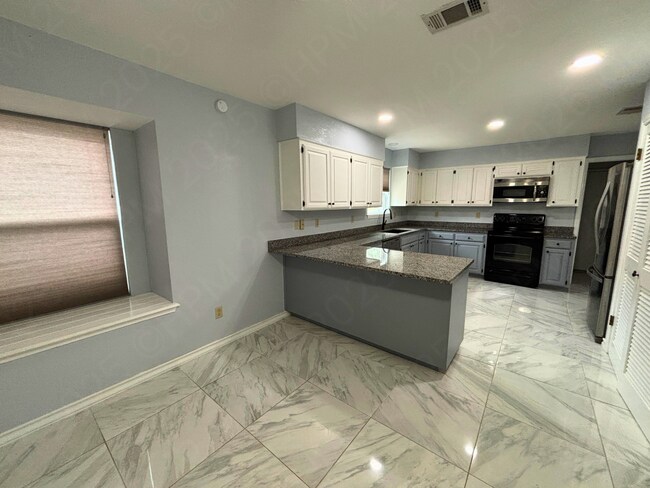 Building Photo - 6318 Firestone Pkwy