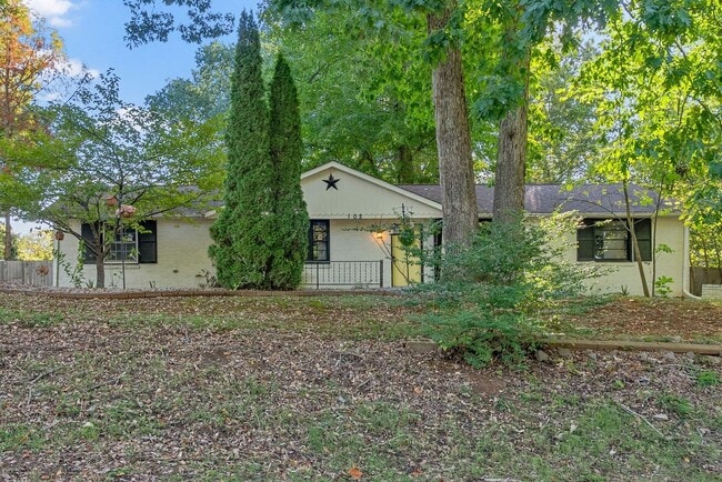 Building Photo - 102 Preston Dr