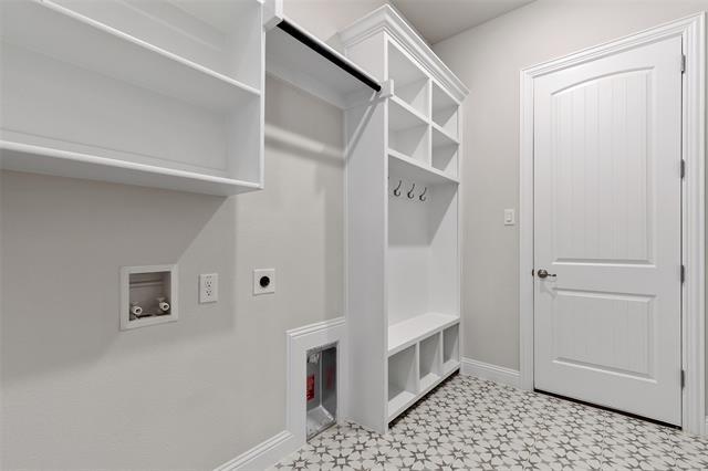 Building Photo - 609 Artesian Dr