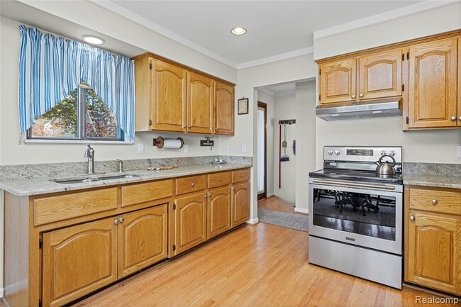 Building Photo - 9510 Beechcrest St