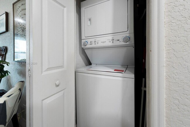 Building Photo - 5224 NE 1st Ave.