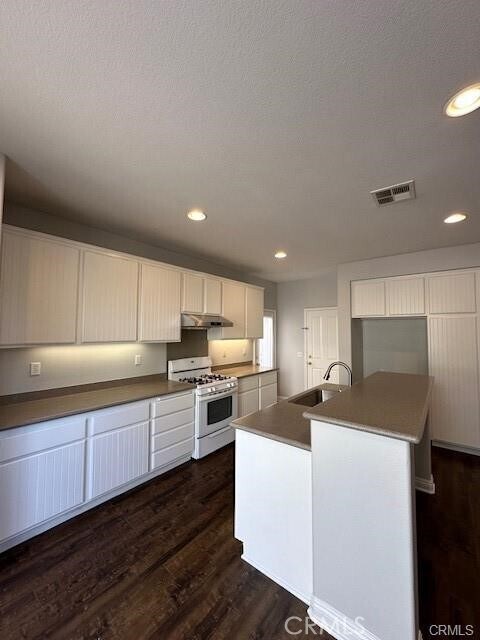 Building Photo - 47 Eaglecreek