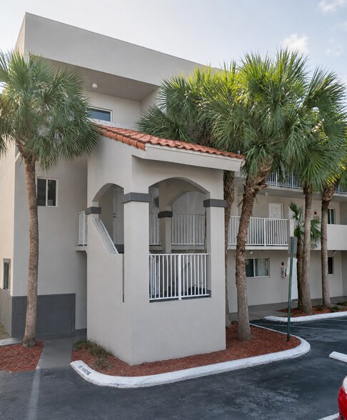 Building Photo - 2740 W 76th St