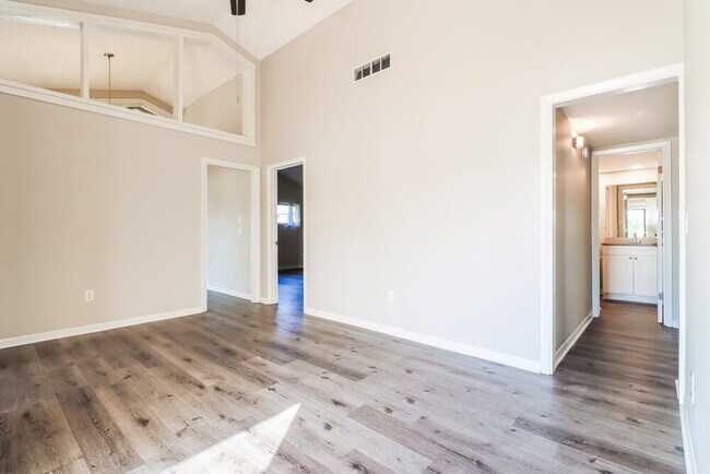 Building Photo - 154 Chelsea Ct