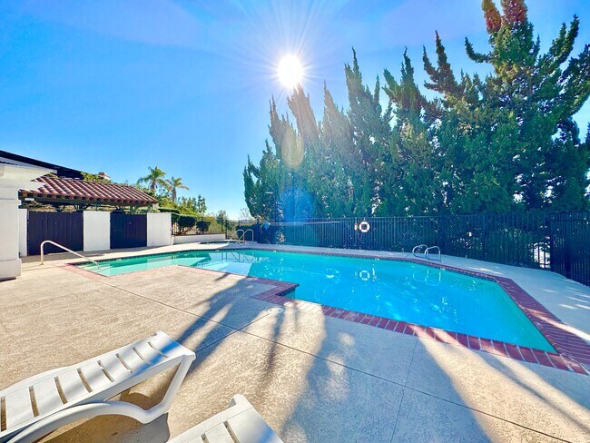 Building Photo - Sweet Single-Story, Completely Detached, Home in the Picturesque Fallbrook Village HOA Community!