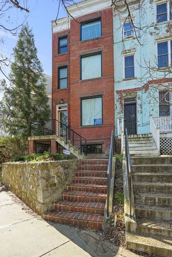 Building Photo - 1814 Ingleside Terrace NW