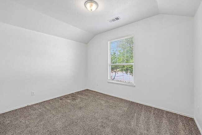 Building Photo - 512 Stableford St