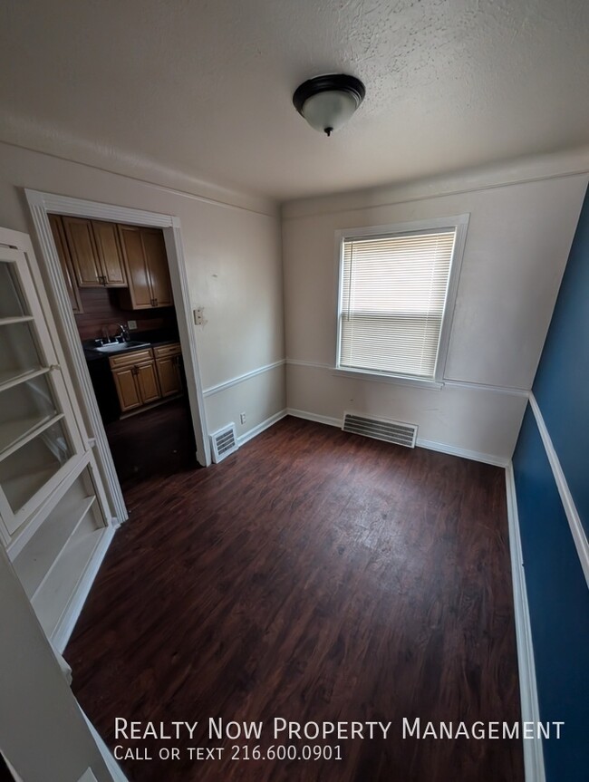 Building Photo - 25270 Lake Shore Blvd-