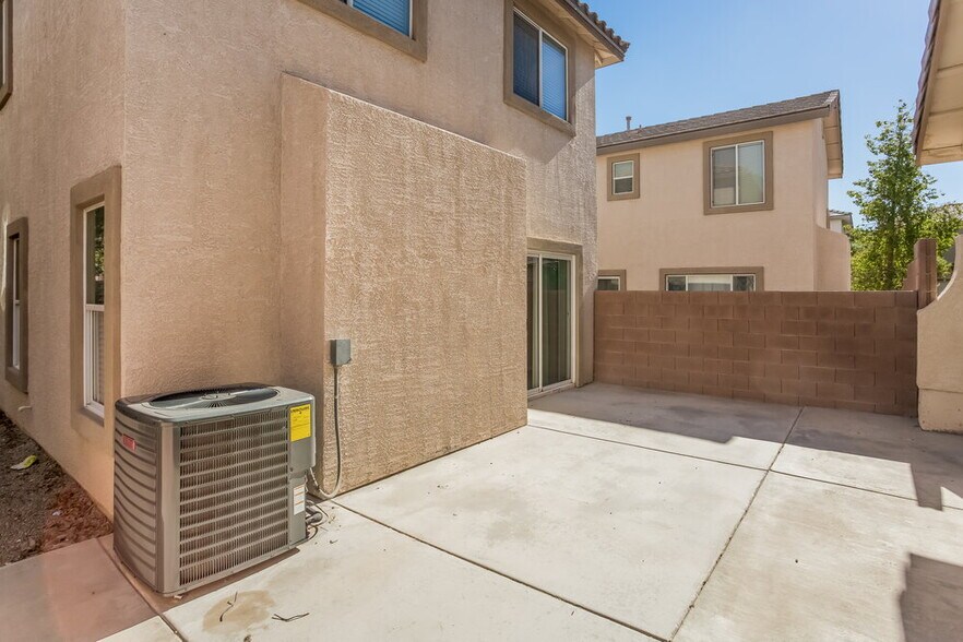 Building Photo - 6333 Blushing Willow St