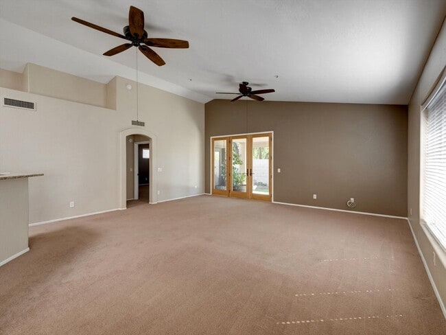 Building Photo - 3 bd 2 bth 2120 sq ft in stonehaven in sco...