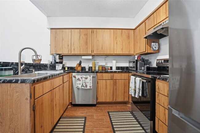 Building Photo - 2611 Grants Lake Blvd