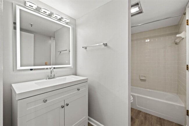 Building Photo - 5950 Pelican Bay Plaza S