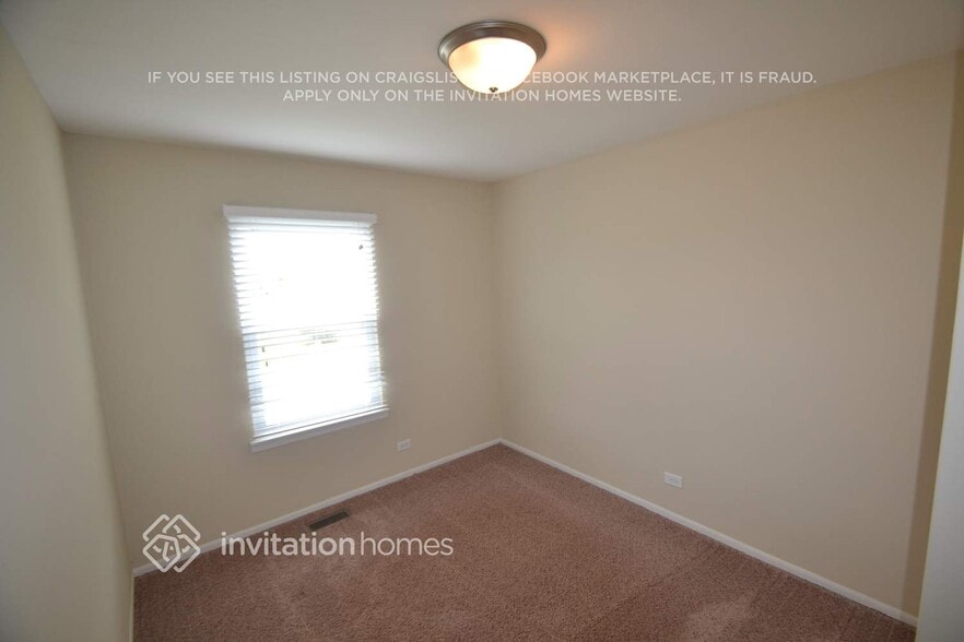 Building Photo - 1405 N Parkview Terrace