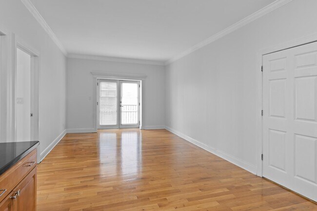 Building Photo - 85 Broadway