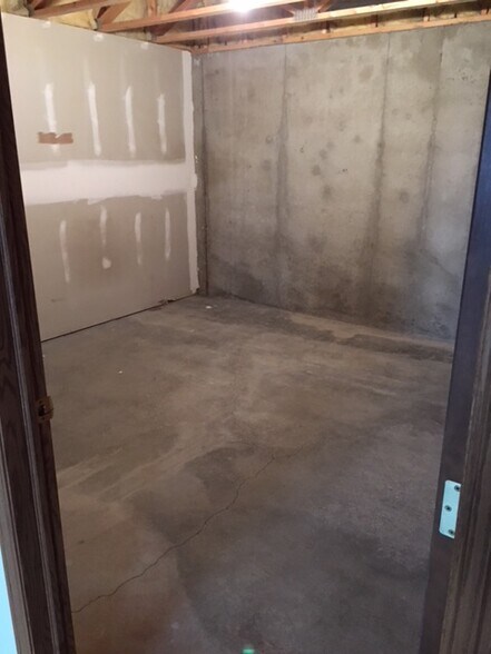 Building Photo - 3832 N Pepper Ridge St