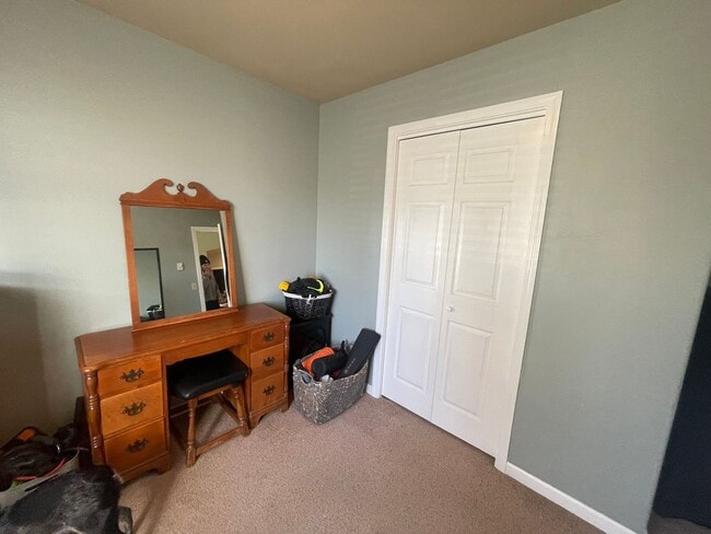 Building Photo - Pet Friendly UNFURNISHED LONG TERM Kalispe...