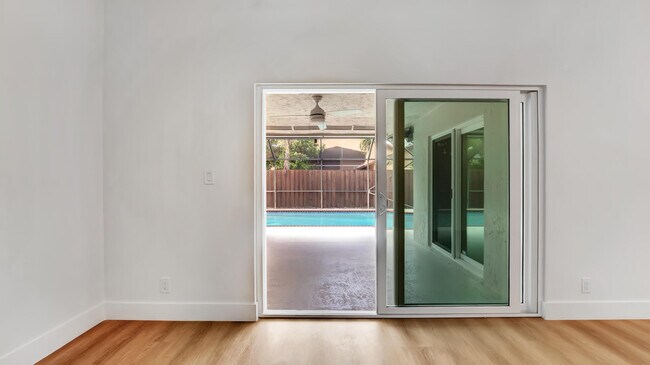 Building Photo - 20977 Country Creek Dr