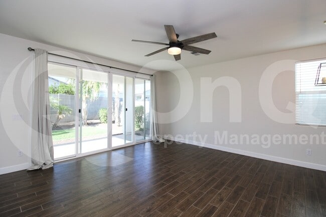 Building Photo - 624 E Vail Ln