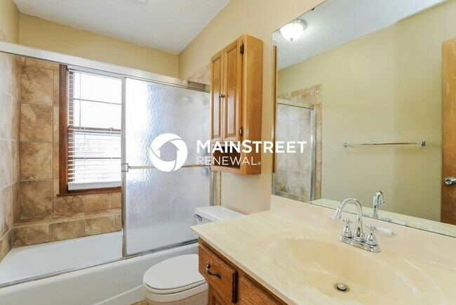 Building Photo - 3 Bedroom Pet-Friendly Home in Olathe, KS ...