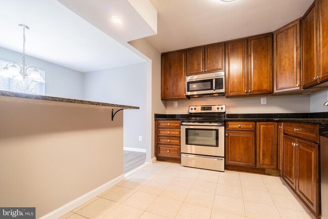 Building Photo - 6028 Forrest Hollow Ln