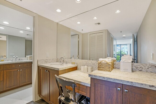 Building Photo - 4748 S Ocean Blvd
