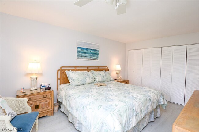 Building Photo - 3645 Boca Ciega Dr