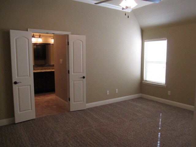 Building Photo - Beautiful 3/2/2 Home in Sandstone Villas