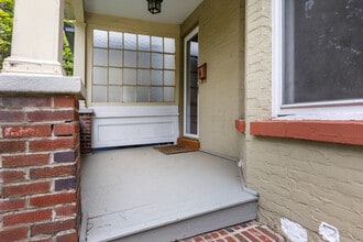 Building Photo - 355 W Clinton St